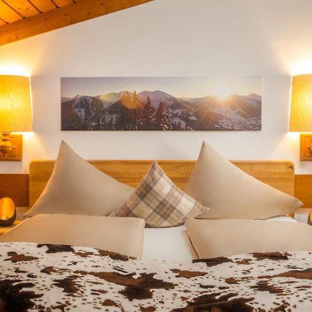Hotel-Pension Schattberg Saalbach-Hinterglemm Bagian luar foto