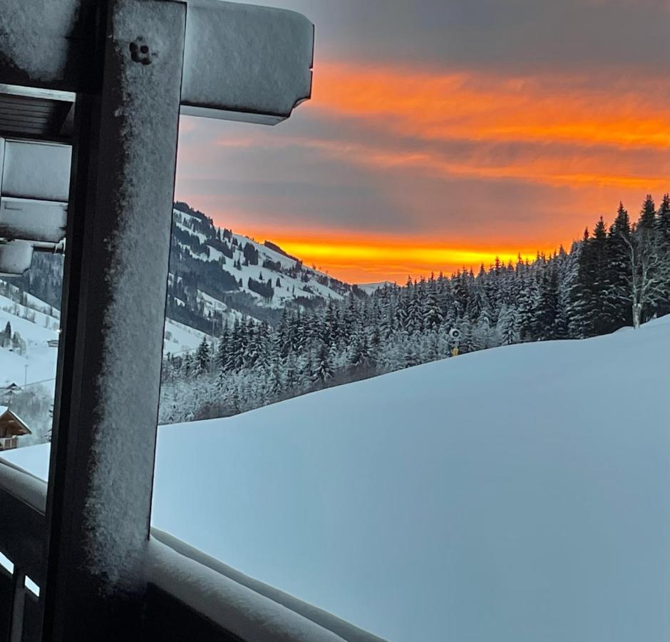Hotel-Pension Schattberg Saalbach-Hinterglemm Bagian luar foto