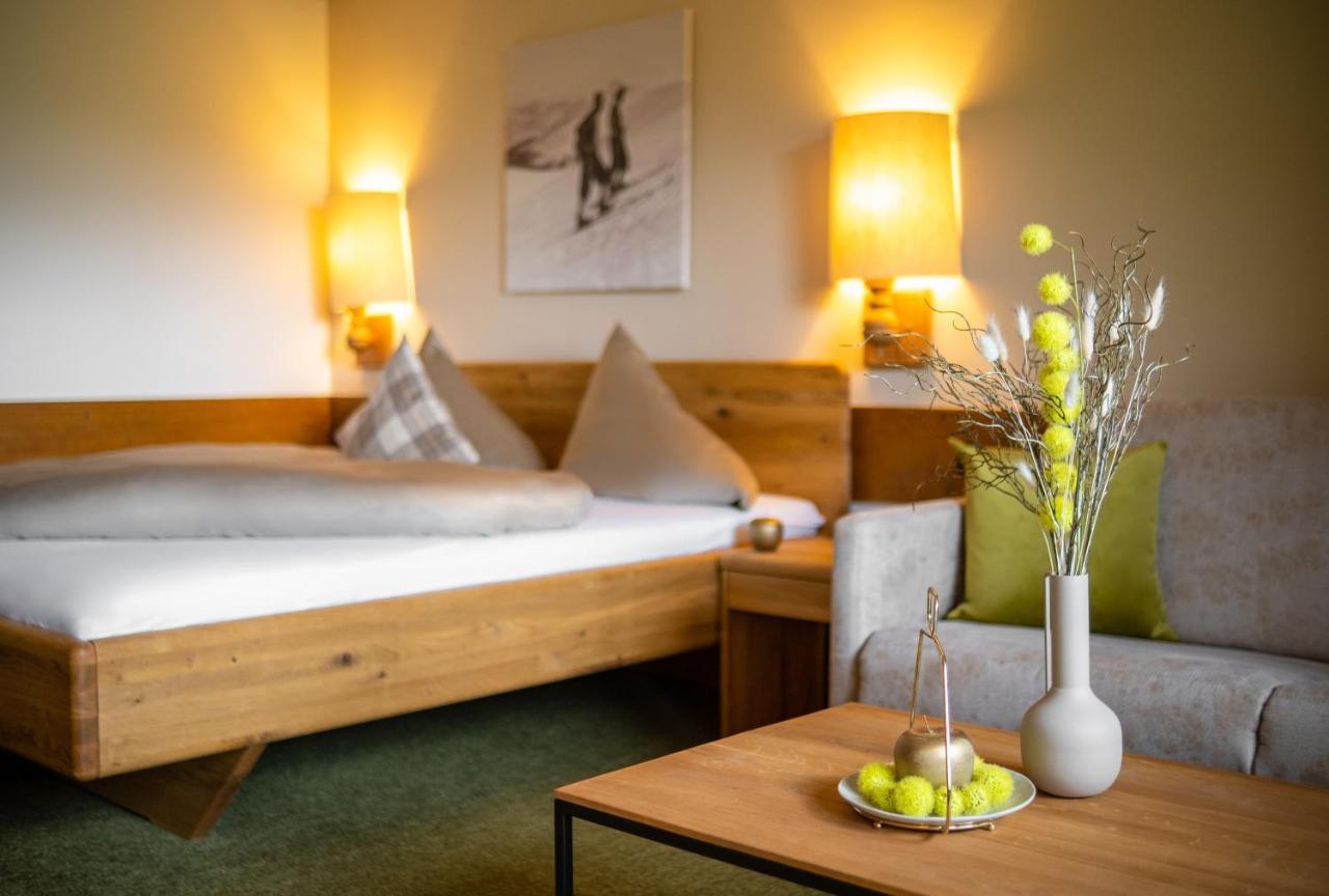 Hotel-Pension Schattberg Saalbach-Hinterglemm Bagian luar foto