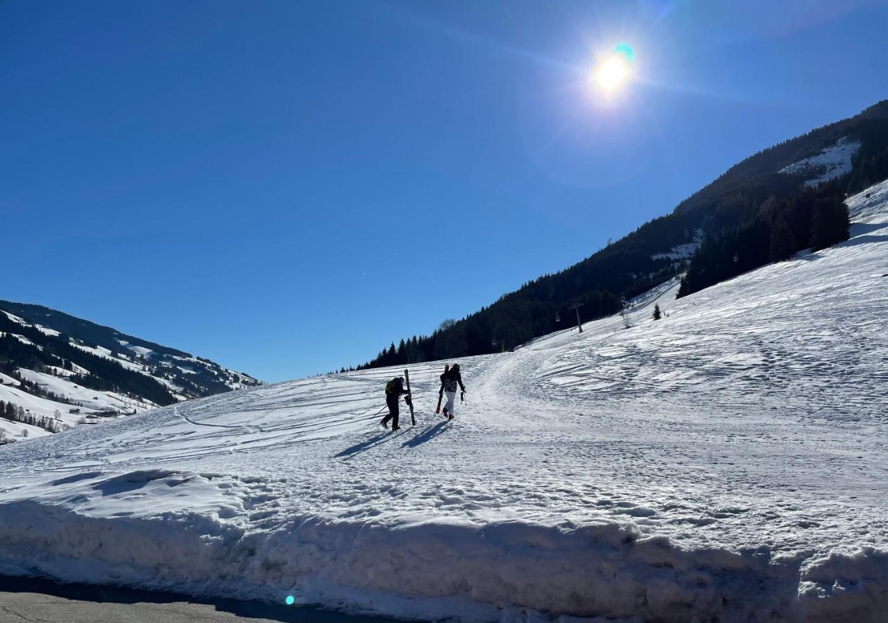Hotel-Pension Schattberg Saalbach-Hinterglemm Bagian luar foto