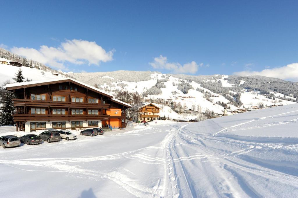 Hotel-Pension Schattberg Saalbach-Hinterglemm Bagian luar foto