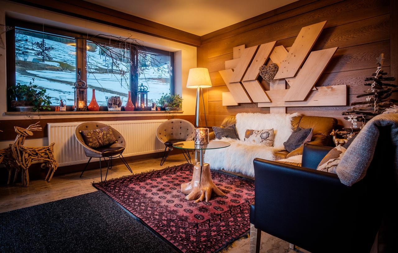 Hotel-Pension Schattberg Saalbach-Hinterglemm Bagian luar foto